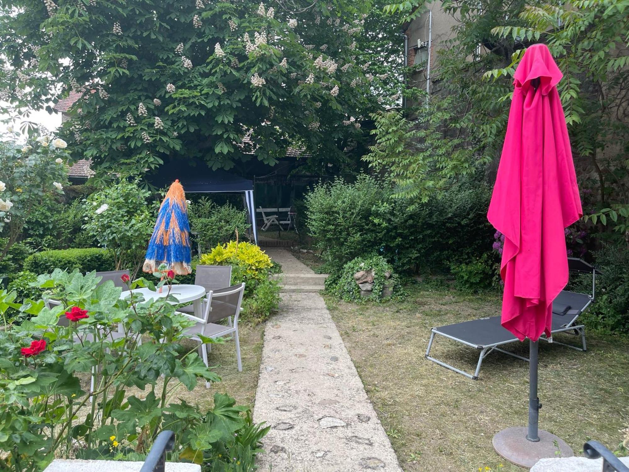Aquanerius Residence Neris les Bains Bagian luar foto